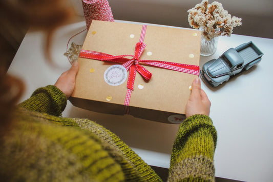 10 Thoughtful Gift Ideas for Pickleball Players (They’ll Actually Love)